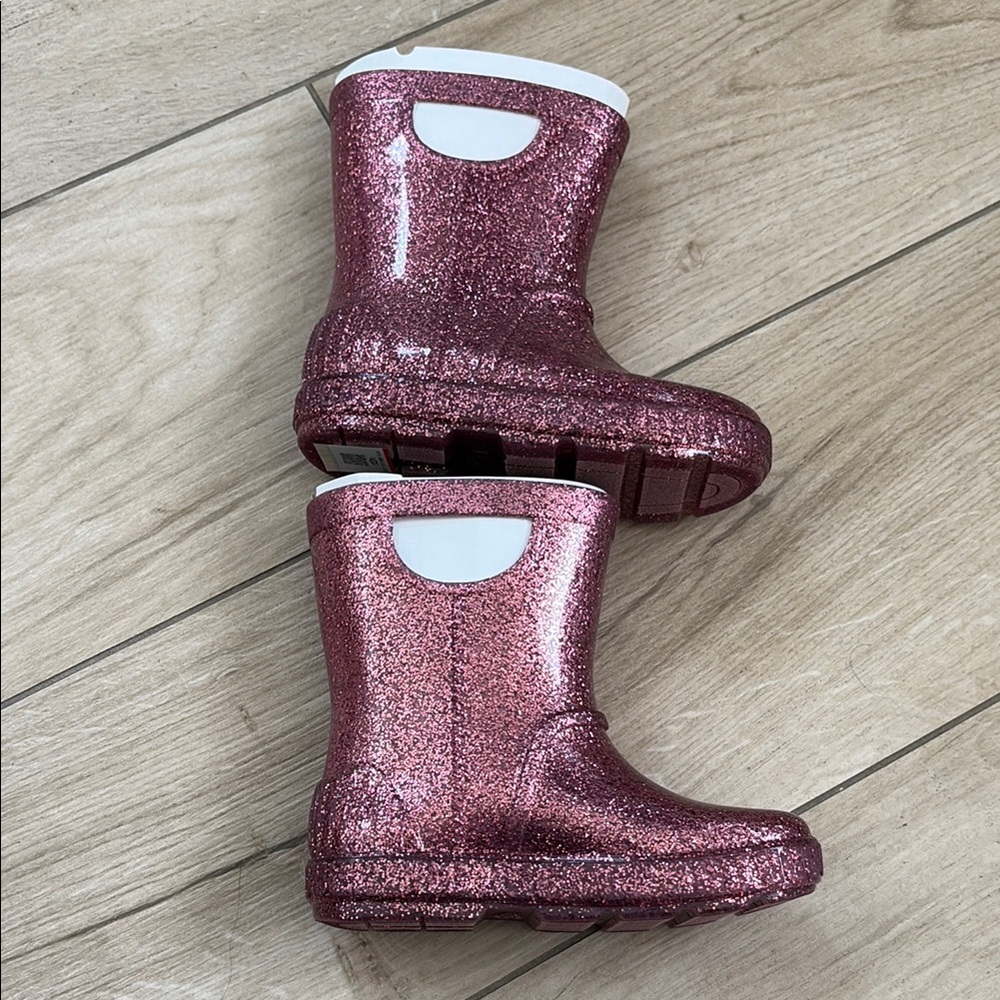 NWT! Ugg Kids Drizilita glitter rain boots